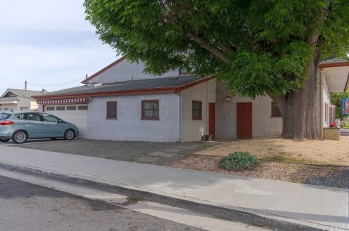 15542 Cornuta Ave, Bellflower CA 90706-3957 exterior