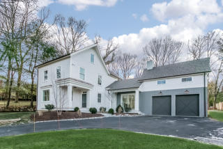 65 Camp Ave, Tokeneke, CT 06820-2708