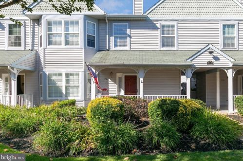 902 Sweetwater Dr, Riverton, NJ 08077-2471
