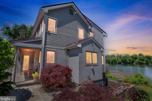 960 River Rd, Washington Crossing, PA 18977-1443