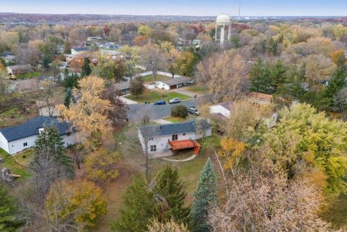 516 10th St, Hudson, WI 54016-1101