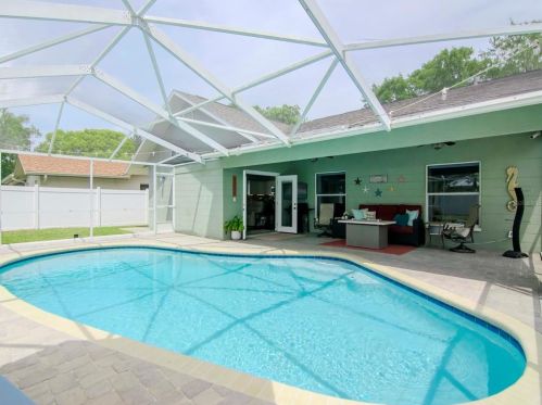 10730 Oakhaven Dr, Pinellas Park FL  33782-2511 exterior