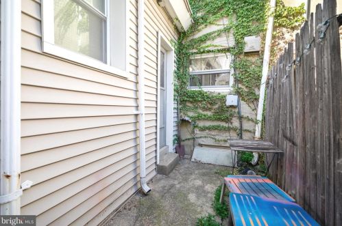 738 Medina St, Philadelphia PA  19147-5727 exterior