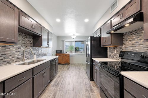 10335 Bolivar Dr, Sun City, AZ 85351-2701