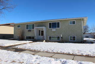 2012 5th St, Minot ND  58703-1046 exterior