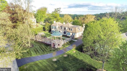 510 Chaumont Dr, Ithan, PA 19085-1105