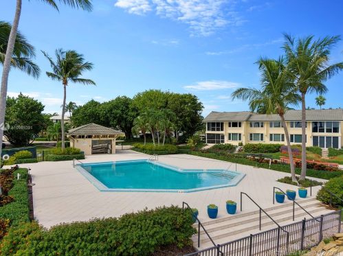 17 Pumpkin Cay Rd, Key Largo, FL 33037-3741
