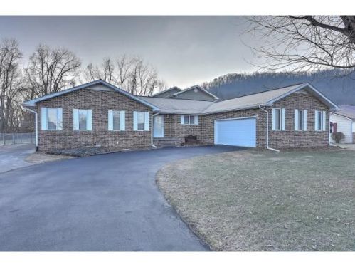 185 Mayfield Dr, Elizabethton, TN 37643-6193