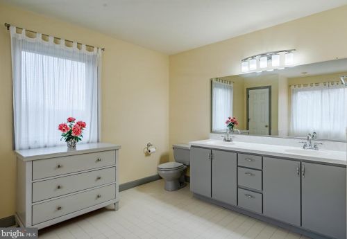 112 Quail Ln, Kennett Sq PA  19348-2652 exterior