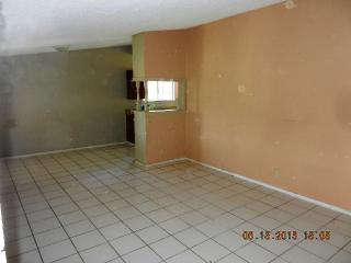 633 Orchid Dr, Bakersfield, CA 93308-5613