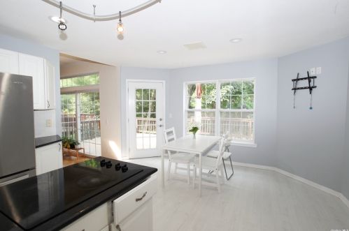 4 Sabrina Ct, Huntington Station NY  11746-4225 exterior