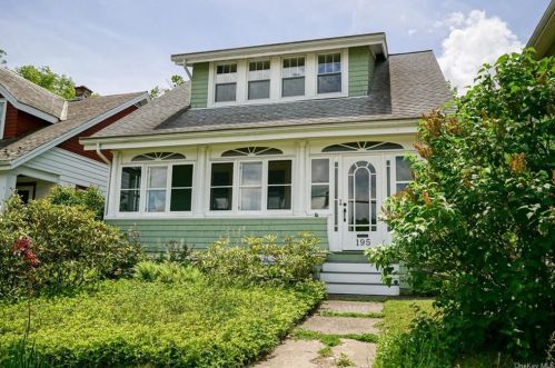 195 Hooker Ave, Poughkeepsie, NY 12603-3323