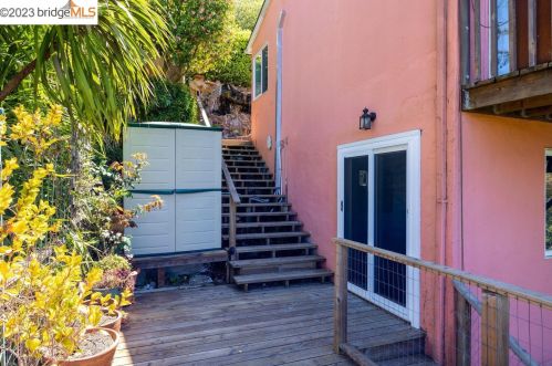 51 Chelton Ln, Oakland CA  94611-2514 exterior