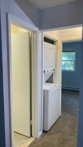 12 Field Ct, Fishkill NY  12524-2613 exterior