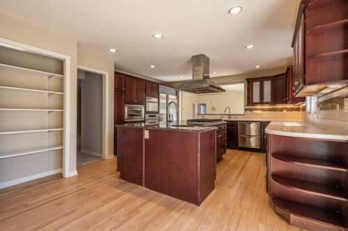 1545 Cedar Ln, Milwaukee WI  53217-1102 exterior