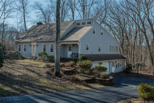 65 Cannon Dr, Amston, CT 06231-1308