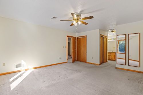 17 Brookside Dr, Mc Donald PA  15057-4401 exterior