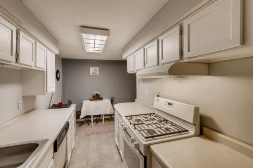 739 County Rd B, Saint Paul MN 55117-1804 exterior