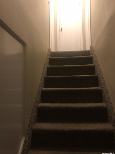 952 Washington Ave, Westbury NY  11590-6038 exterior