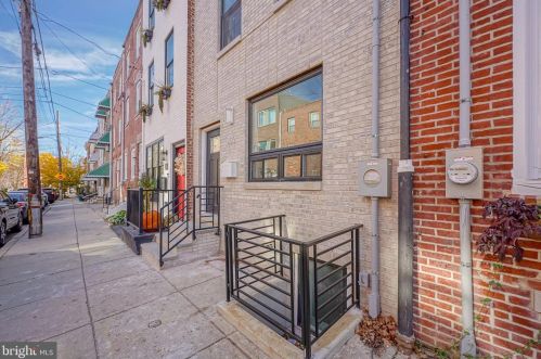 432 Manton St, Philadelphia, PA 19147-5215