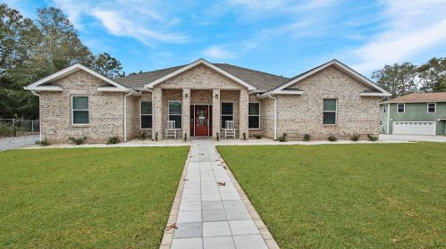 157 Lake Juniper Cir, Defuniak Springs, FL 32433-3535