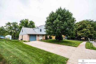 2210 Victoria Ave, Bellevue, NE 68005-2952