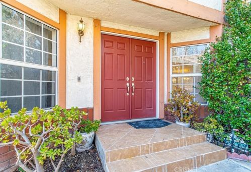 19759 Elizabeth Way, Santa Clarita, CA 91351-4831