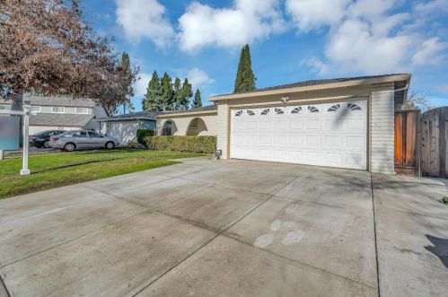 3636 Larry Ct, San Jose, CA 95121-2531