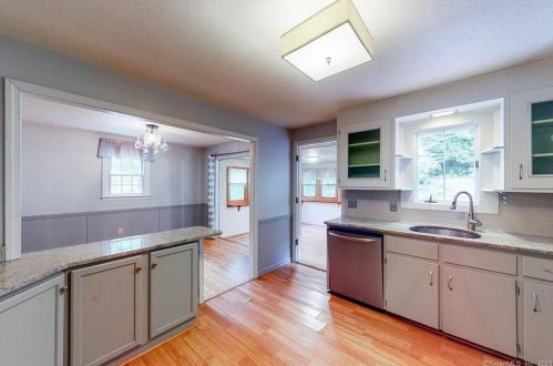 46 Sabin St, Putnam CT  06260-1842 exterior