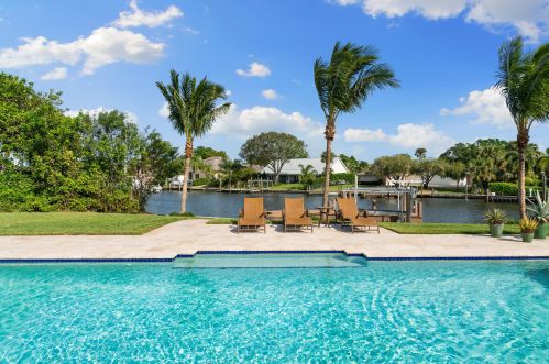 2025 Regatta Dr, Vero Beach, FL 32963-2928
