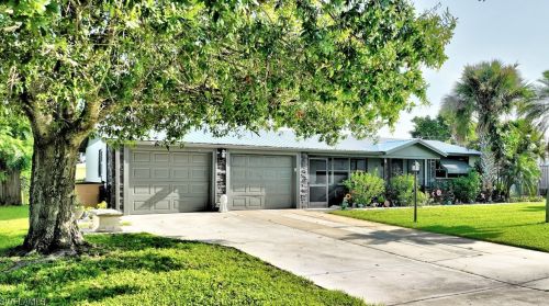 1313 Barnsdale St, Lehigh Acres, FL 33936-4807