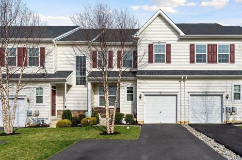 967 King Way, Breinigsville, PA 18031-1484