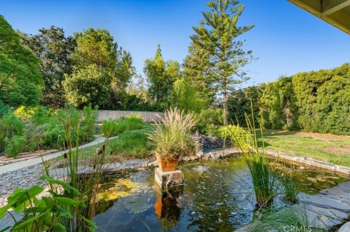 1278 Carmel Dr, Simi Valley CA  93065-4118 exterior