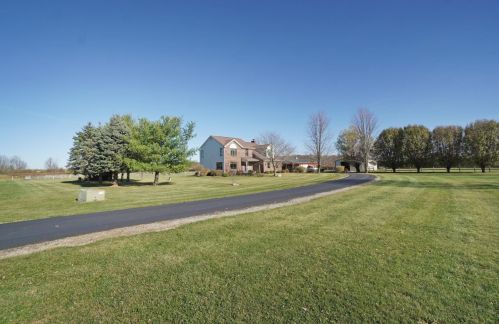 386 Schell Rd, Wilmington OH  45177-9037 exterior