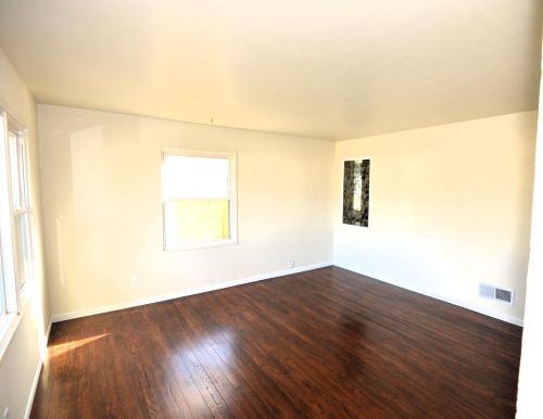 911 Broadway St, Mishawaka IN  46545-5933 exterior