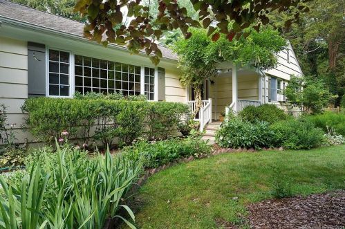 8 Weston Rd, Westport, CT 06880-2133