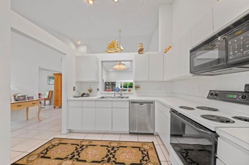 7617 Is Breeze Ter, Boynton Beach FL  33437-5403 exterior