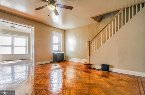 6503 Guyer Ave, Philadelphia PA 19142-2808 exterior