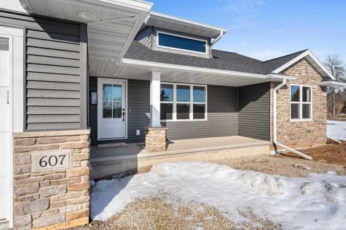 607 18th Ave, Sturgeon Bay, WI 54235-3224