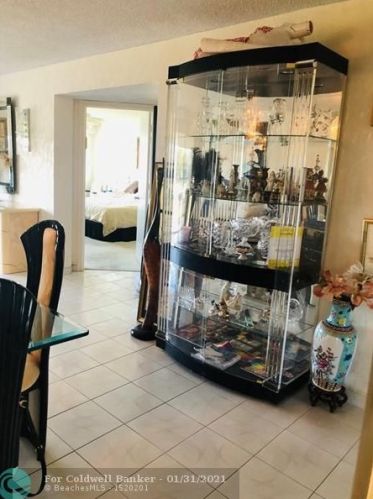 900 128th Ave, Hollywood FL  33027-1989 exterior