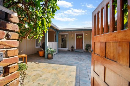 6 Hillview Ave, Redwood City, CA 94062-2118
