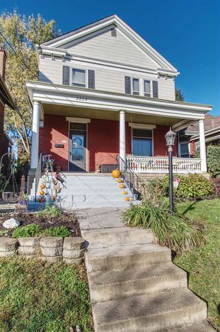 2209 Oakland Ave, Covington, KY 41014-1549