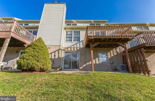 20 Cypress Ln, Downingtown PA  19335-3458 exterior