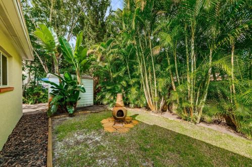 2152 75th Way, Saint Petersburg FL  33710-3846 exterior