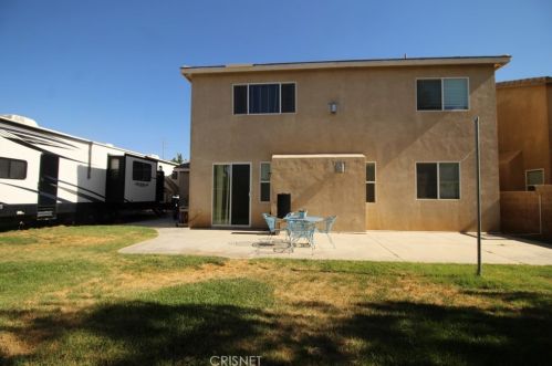 5823 Spice St, Lancaster CA  93536-2348 exterior