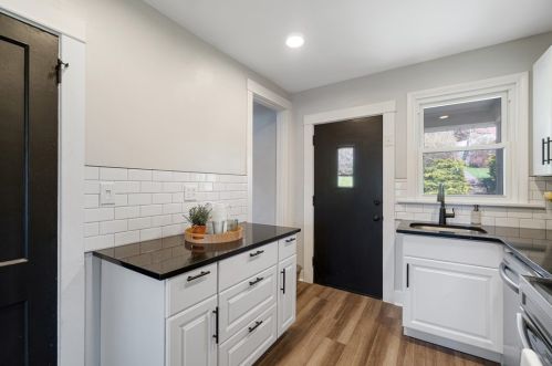 433 Green St, Whitaker PA  15120-3031 exterior