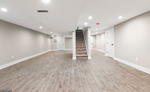 37 Tara Ln, Montville Township NJ  07045-9699 exterior