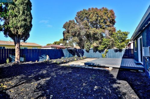 260 Patricia Ave, West Pittsburg CA  94565-4109 exterior