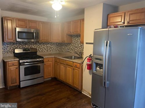 49 Capitol St, West Deptford, NJ 08066-1011
