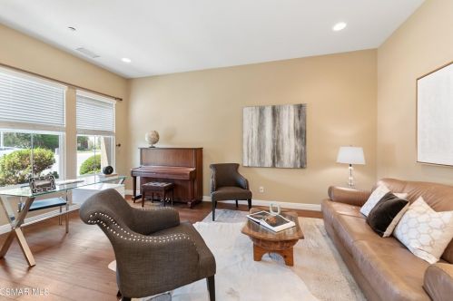 3824 Doheney Ct, Simi Valley CA  93063-0208 exterior